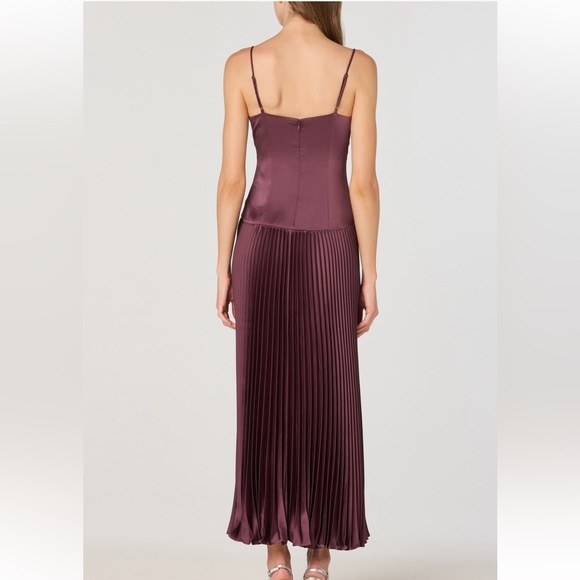 ASTR pleated drop waist dress - Picture 2 of 5